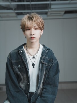 マージュ ギンザ(marju GINZA) ラウンドマッシュ/センターパート/コンマバング/フェザーヘア