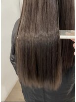 エイチ 梅田(H)&nbsp;ウルフボブ裾カラーボブウルフシルバーアッシュ天使の羽バング