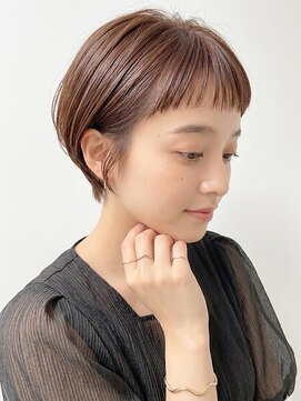 リリー(Rilie) ハンサムショート/前髪あり/透明感ベージュカラー/20代/30代