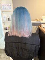 派手髪・ハイトーンカラー・デザインカラー・ブリーチ専門美容室&nbsp;水色カラーヘアカラー水色ピンクカラーホワイトピンクブリーチ
