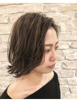 ゾンネ(ZONNE)&nbsp;【ZONNE】外ハネエアリーグレージュ