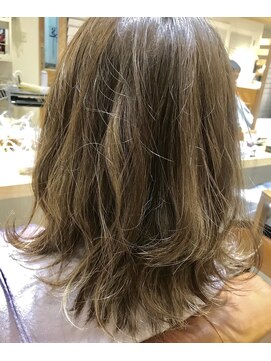 エイト新宿店(EIGHT shinjuku) ハイライトベージュ