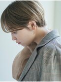 束感ショート×小顔立体カット×シルキーベージュ