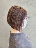 前下がりボブにデザインカラー
