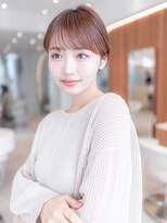 20代30代大人可愛いグレージュカラー斜めバングショートボブ