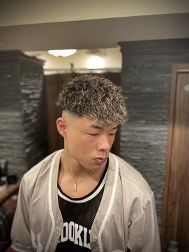 ヒロギンザ 大阪本店(HIRO GINZA) スペインカール×スキンフェード