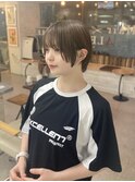 ショートレイヤー ショートウルフ 小顔 顔まわり