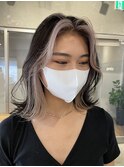 インナーカラーボブミルクティーベージュ黒髪イヤリングカラー