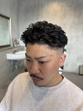 バーバーショップ フォーシーズン(BAR BER SHOP FOURSEASON) 極道パーマ/バックパーマ/スキンフェード