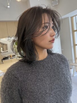 バベル アット フルリール 甲子園口(BABEL at fleurir) 顔まわりレイヤーのミディアムヘアに透明感グレージュ