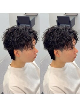 ブライト(BRIGHT) センターパートウルフツイストスパイラルパーマ