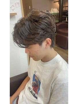 オリビアヘアー(OLIVIA HAIR) ナチュラルな束感と動きが魅力のフェザーパーマ