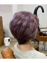 カーム(calm) グレーヘアーのファッションカラー