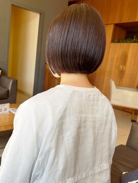 トップヘアー アヴェニュー 刈谷(TOPHAIR Avenue) あごラインの切りっぱなし大人ボブ