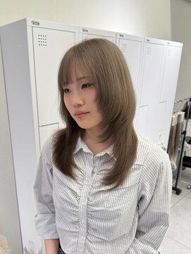 ピヨン 心斎橋(piLLon) ハッシュカット/ハイトーンカラー/ミルクティーベージュ