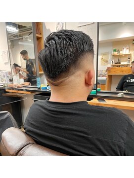 クオンヒール 淀屋橋店(QUON HEAL) スペインカール/スパイキーショート/フェザーパーマ/フェード〇