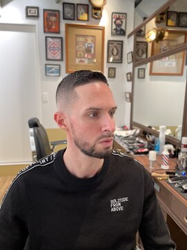 カムレイドフォーライフ(COMRADE 4 LIFE) pompadour 担当西村