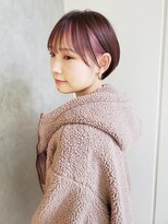 ルアーナ(LUANA)&nbsp;インナーカラーと、フェザーバングが可愛いショートスタイル☆