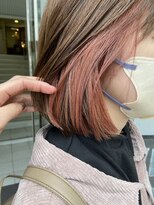 インビテーション(invitation) インナーカラー・ピンクベージュ・ボブ