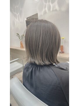 カコン(KAKONN) 小顔と首回りを綺麗に見せる前下がりBOB