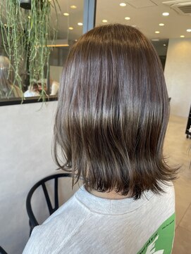 アチーブリス(achieve Liss) 小顔レイヤーカット外ハネくびれミディ×ブラウンベージュ