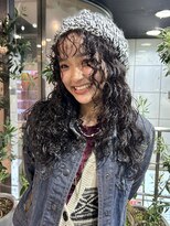 ヘアーアンドメイク ビス(HAIR&MAKE bis) 黒髪ロングからスパイラルパーマで海外girl♪【kotomi】