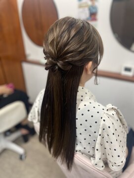 リリベル(Lily bell) ストレートハーフアップ