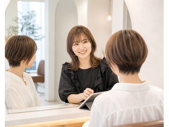 スラッシュ ホワイト(SLASH white)の写真/大人女性に選ばれる理由＊一人のスタイリストが最後まで担当［白髪ぼかし/ハイライト/ショート/縮毛矯正］
