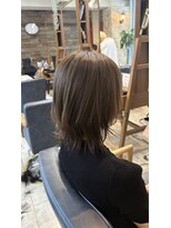 ロゼアトリエ(ROSE atelier)&nbsp;シルバーハイライト×くびれミディレイヤー赤み消し透明感カラー