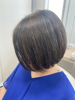 ドゥージングヘアースクラッチ(Dozing Hair Scratch) フロント長め前下がりボブ