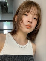 顔周りレイヤーイメチェンヘアこなれミディグレージュカラー