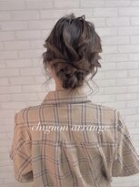 ヘアースタジオ シーオーイー(hair studio C-O-E) 立体感のあるシニヨンアレンジ