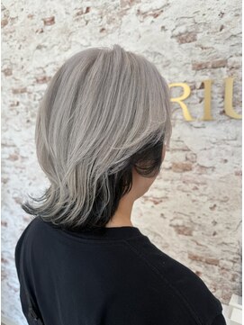 シリウス バイ アート(SIRIUS by.ART) コントラスト強めのかっこいいウルフスタイル!