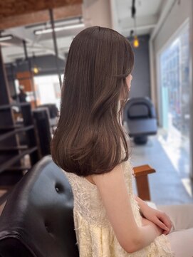 エル バイ ホーム(L by HOME) 透明グレージュ　透け感カラー　流れるお顔周り　ぷるっとカット