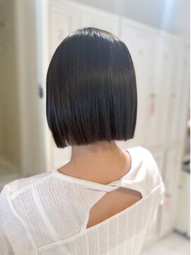スペックホルダーミミ(Spec Holder mimi) 暗めカラーシルクストレートボブ
