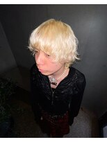 ヴァーディ オモテサンドウ(Vardy omotesando)&nbsp;blonde/抜きっぱなし 金髪 ハイトーンメンズ ブロンド 表参道