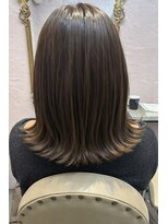 フッタ(Futta)&nbsp;外ハネミディアムスタイル【西武新宿駅】【駅近徒歩1分】