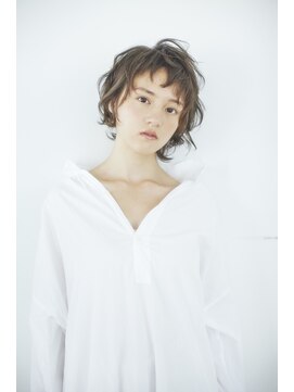 アクアオモテサンドウ(ACQUA omotesando) クセを生かしたウルフレイヤー【世良 綾花】