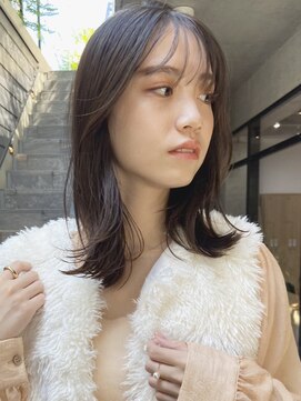 アンガーデン(Une GARDEN) レイヤーロング グレージュ グレーベージュ  アッシュ 黒髪