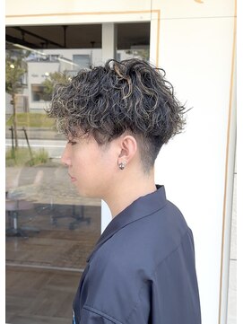 グート ヘアーメイク(gut HAIR MAKE) メンズ 波巻きパーマ ハイライトパーマ