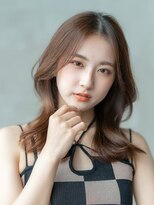 大人かわいい／20代30代／バングカット／オリーブベージュ