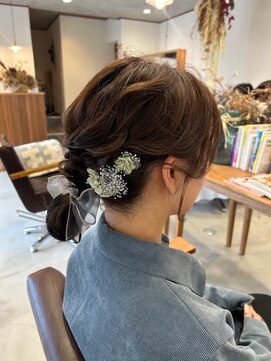 ツキ(TSUKI) シニヨン