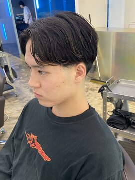 アンサー 千葉中央(UNSER prod by THE DAY) 外国人風センターパート×テーパーフェード