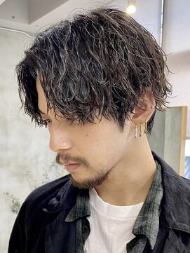 フィフス 大分(fifth) 大分ナチュラルセンターパートツイストスパイラルパーマ縦落ち