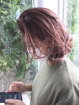 ロナ 岡崎竜美丘店(RONA) くすみピンクレイヤーボブ