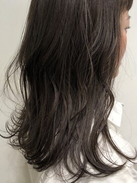 ムイ(muy) 大人ロングヘア