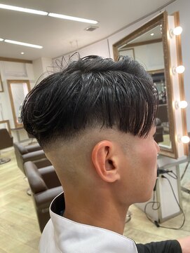 コワファースト 大分(COIFF1RST) フェードカット