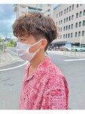 ツーブロック波巻きスパイラルパーマ暗髪Vマッシュ