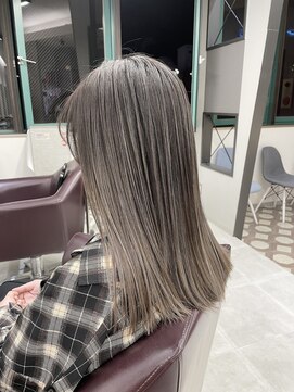 ジゼル 博多筑紫口店(GiseL) 極細ベージュハイライト【博多駅筑紫口】@halu_the_world