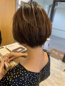 トレ(tre.) 甲子園口/髪質改善/白髪染め/ショート/酸性ストレート/美容室